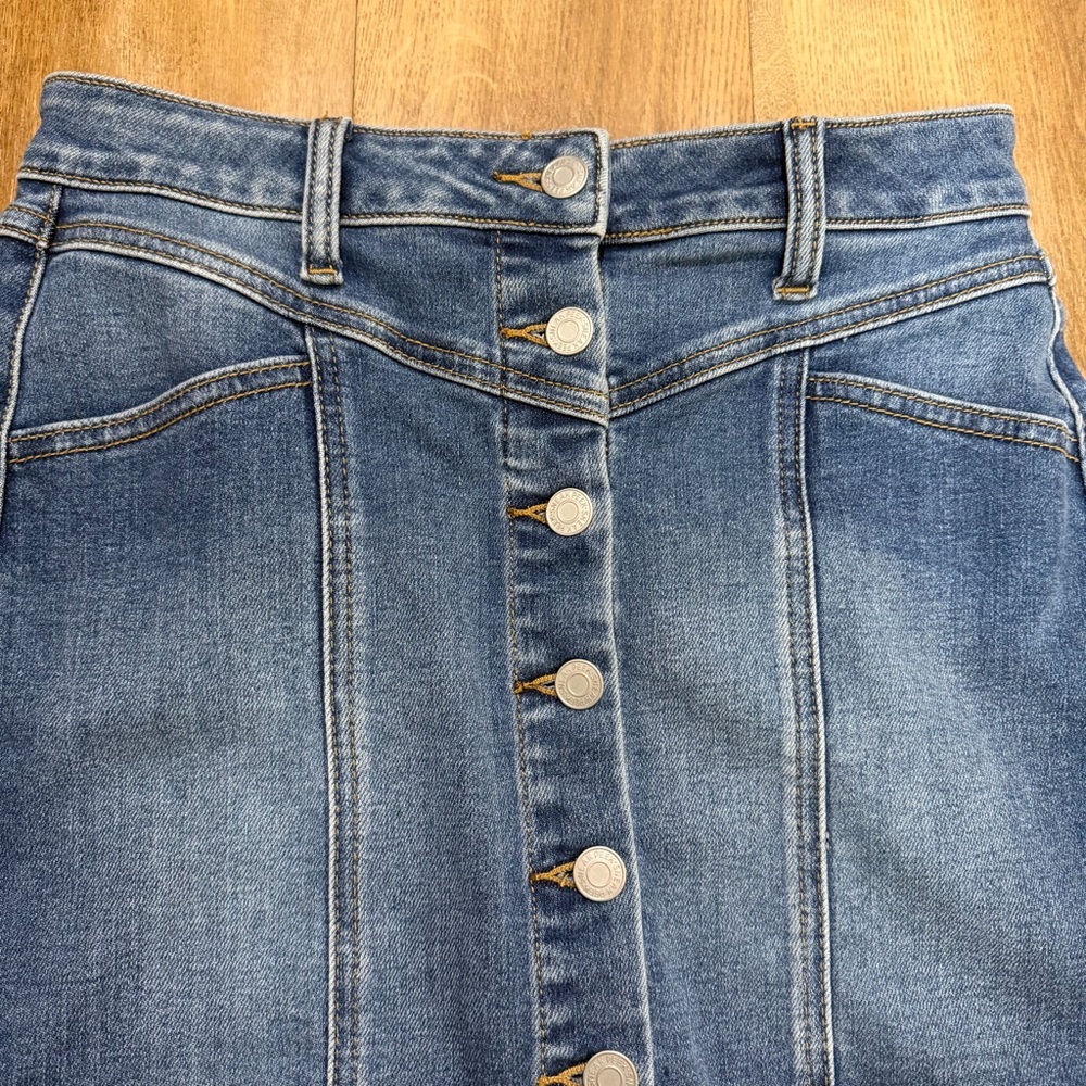 Sneak Peek Blue Denim Buttoned Skirt Size Small - Picture 4 of 14